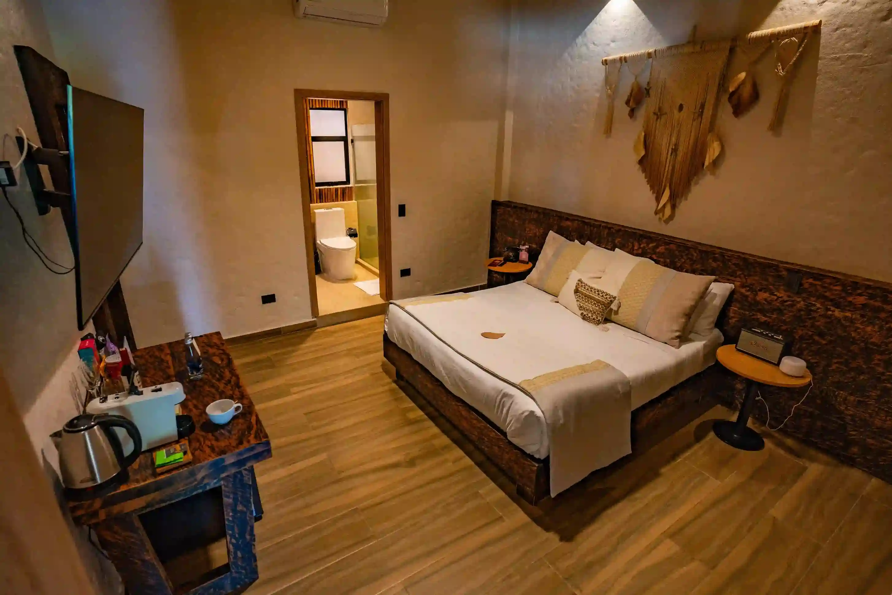Standard Suite - Image 3