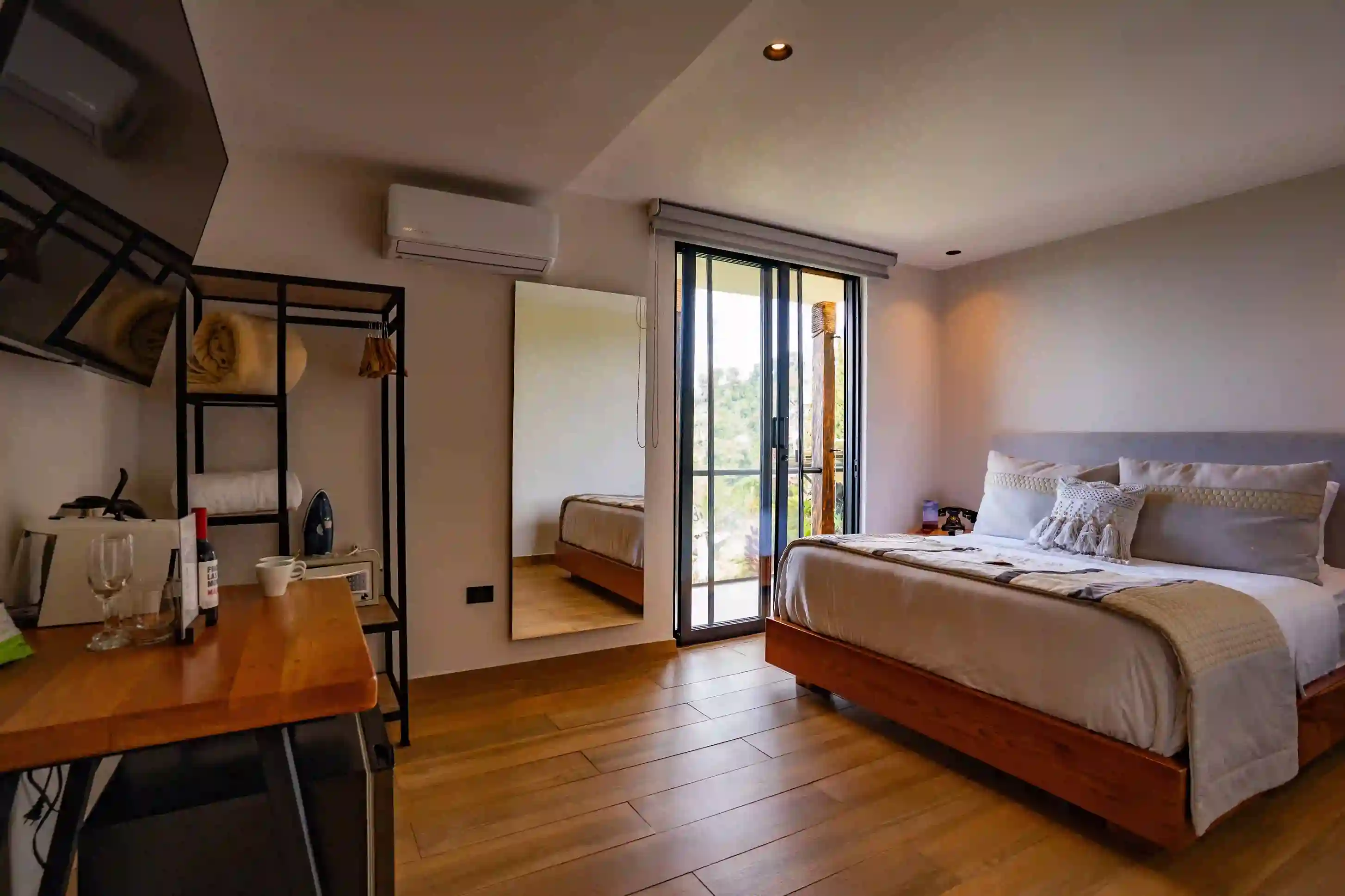 Deluxe Suite - Image 1