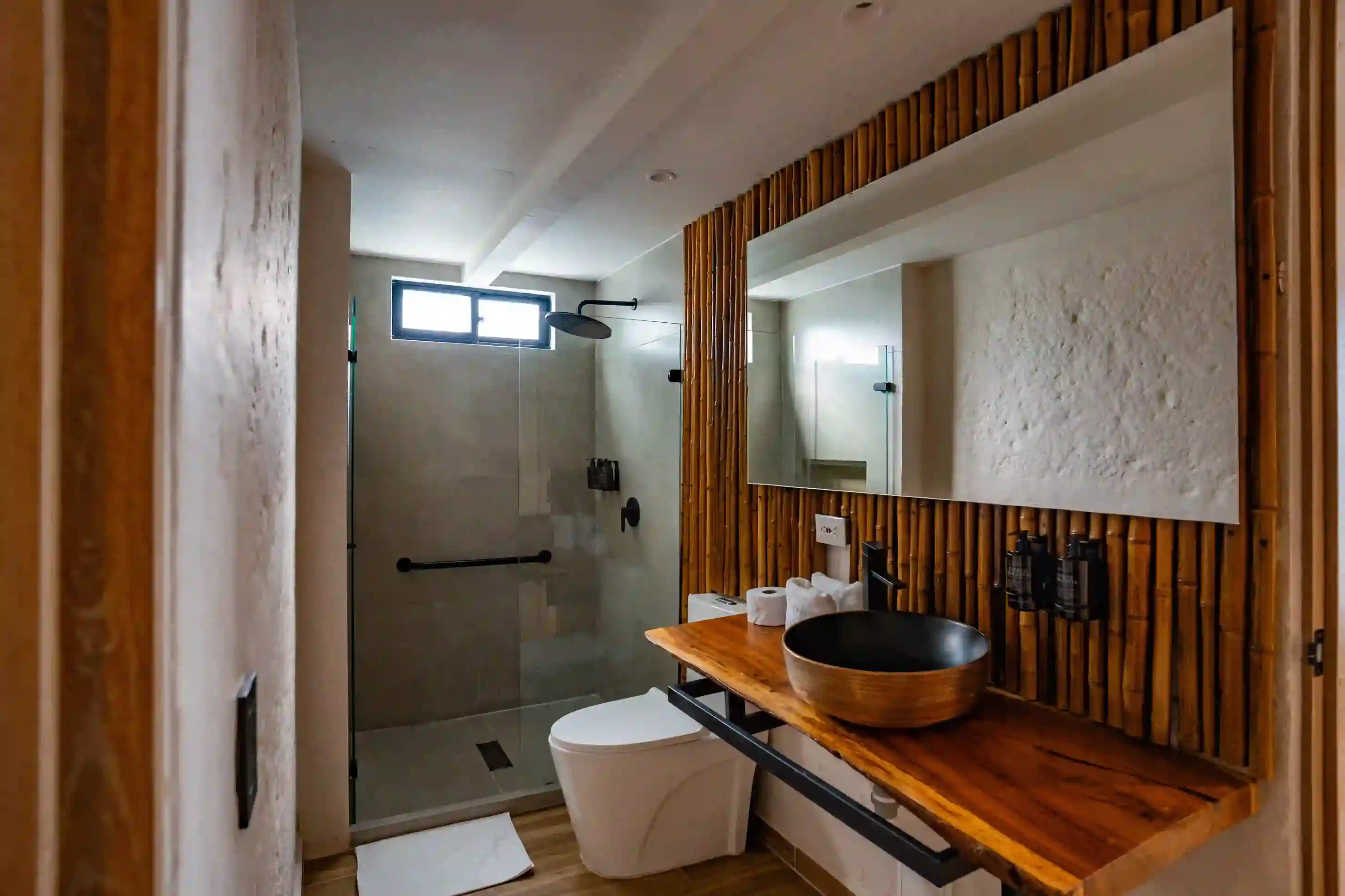 Executive Suite - Image 2